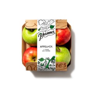 Mixed apples packaged per 4 in a carton tray without the use of plastic