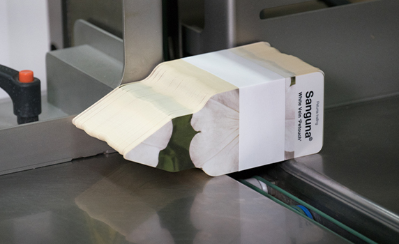 Bundling printed matter by banding